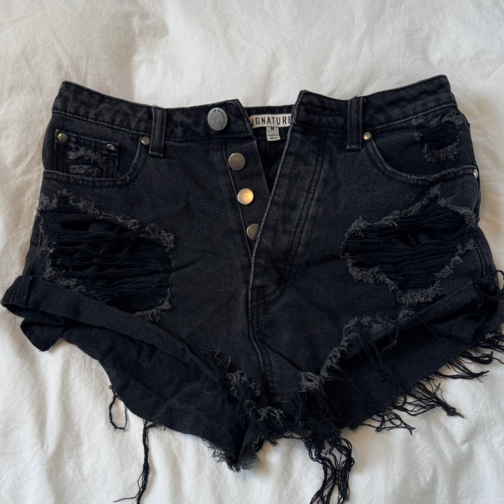 Signature Women's Black Distressed Shorts